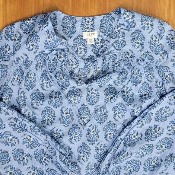 J. Crew Blue Floral Split Neck Popover 3/4 Sleeve Cotton Top - XS - Picture 6 of 7